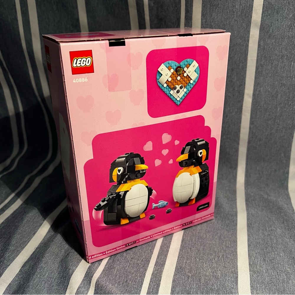 LEGO Heartwarming Penguin Set with Black, White, and Orange - Picture 2 of 2